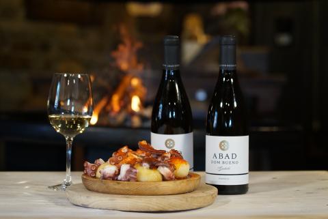 abad_dom_bueno_godello_esencia_y_pulpo_con_cachelos (1)